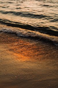 Kaboompics - Sea waves by sunset