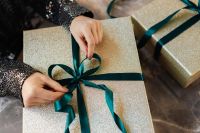 Kaboompics - Girl With a Gift