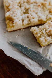 Kaboompics - Rustics plum cake