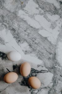Kaboompics - Fresh eggs on the marble table