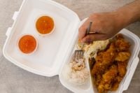 Kaboompics - Spicy Fried Chicken With Rice