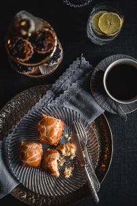 Kaboompics - Sweet Buns with Coffee, Lemon Water and a Pastry Stand