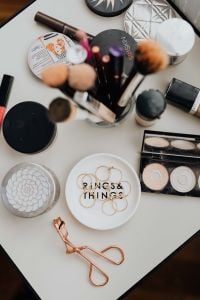 Kaboompics - Makeup cosmetics, brushes and other essentials