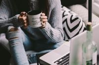 Kaboompics - Girl drinking wine in her mug