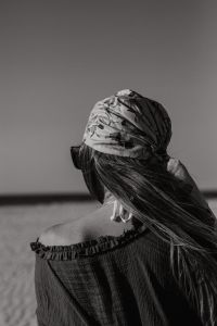 Kaboompics - Black and White Headscarf Beach Fashion Portrait