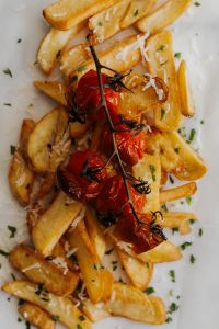 Kaboompics - Fries with Roasted Cherry Tomatoes