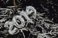 Kaboompics - Silver balloons in shape of New Year of 2019