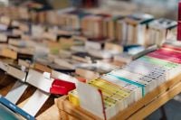 Kaboompics - Street book fair
