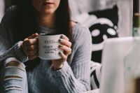 Kaboompics - Girl drinking wine in her mug