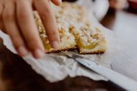 Kaboompics - Rustics plum cake