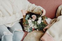 Kaboompics - Female and pink bouquet of flowers