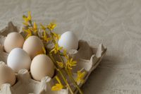 Kaboompics - Pastel Easter Eggs in Neutral Table Setting