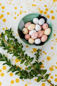 Kaboompics - Vertical Easter Bowl and Branch with Yellow Speckles