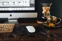Kaboompics - Cup of coffee, Chemex, keyboard, iMac computer, mouse