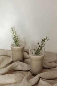Kaboompics - Banana shake with milk - preparation process