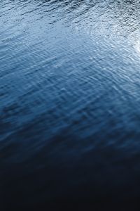 Kaboompics - Silver-Blue Water Ripples in Close-Up, Reflective Abstract Texture for Editorial Design
