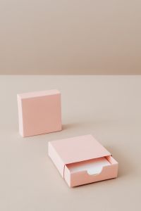 Kaboompics - Pink Box Mockup