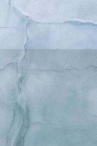 Kaboompics - Pale Blue Wall with a Long Vertical Crack