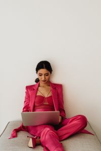 Kaboompics - Full Length Asian Businesswoman Holding Laptop