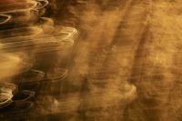 Kaboompics - Warm Gold Light Trails over Brown Texture, Horizontal Abstract Motion Blur Background