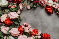 Kaboompics - Flowers flat lay