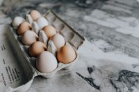 Kaboompics - Fresh eggs on the marble table