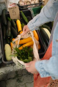 Kaboompics - Reusable Mesh Bag with Zucchini and Fresh Herbs
