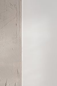Kaboompics - White Plaster Edge with Soft Shadow