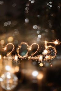 Kaboompics - 2025 Sparkler Numbers with Golden Bokeh Lights