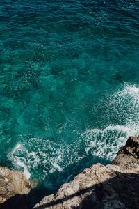 Kaboompics - Deep Blue-Green Amalfi Sea with White Foam at the Shore