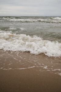 Kaboompics - Breaking Waves on a Sandy Beach