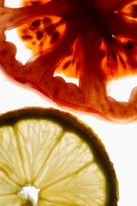 Kaboompics - Tomato and Lemon Slices in Backlight