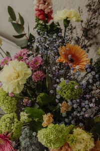 Kaboompics - Close-Up of Pastel Flowers and Filler Blooms in a Mixed Bouquet