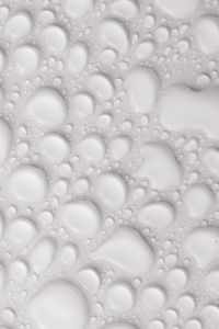 Kaboompics - White Macro Water Drops With Large Rounded Forms