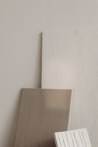 Kaboompics - Soft-Focus Edge of an Off-White Textured Paint Panel