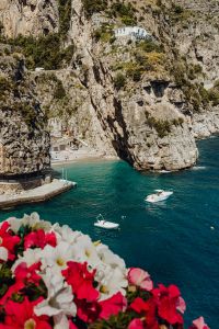 Kaboompics - Cliffside Homes and Boats Along the Amalfi Coast
