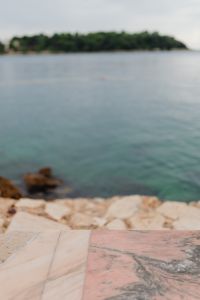 Kaboompics - Soft-Focus Adriatic Sea and Green Island Horizon in Croatia