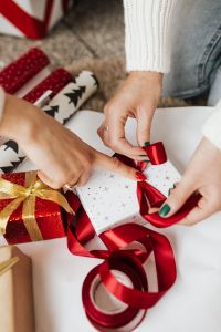 Kaboompics - Gift Wrapping