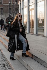 Kaboompics - Woman in Black Coat and Sunglasses on City Steps