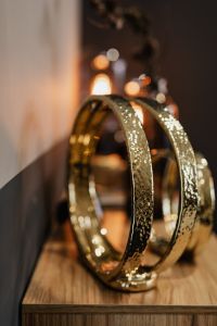 Kaboompics - Gold home decoration