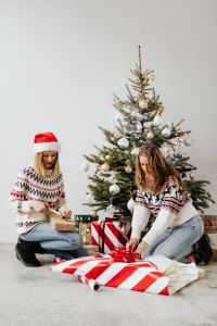 Kaboompics - Gift Wrapping