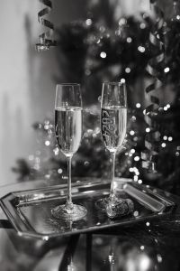 Kaboompics - Black And White Champagne Glasses With 2024 Decor