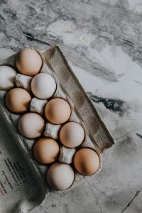 Kaboompics - Fresh eggs on the marble table