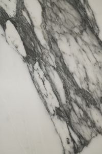 Kaboompics - Arabescato Marble Texture with Diagonal Gray Veins