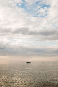 Peaceful Beach Wallpapers with Calm Seas, Horizons and Coastal Waves