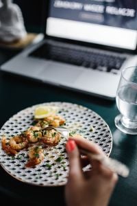 Kaboompics - Grilled Shrimps With Parsley, Garlic and Lemon