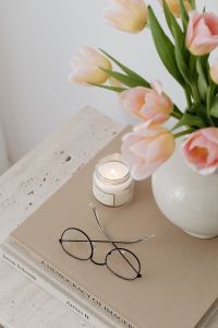 Kaboompics - White Vase with Pastel Tulips and Glasses
