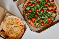 Kaboompics - A workplace full of pizza