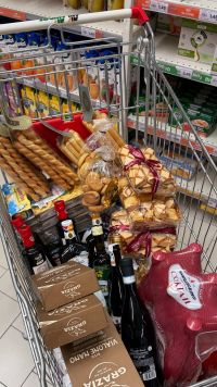 Kaboompics - Shopping Cart Filled With Italian Groceries In A Supermarket