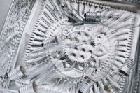 Kaboompics - Lightbulbs on a silver platter
